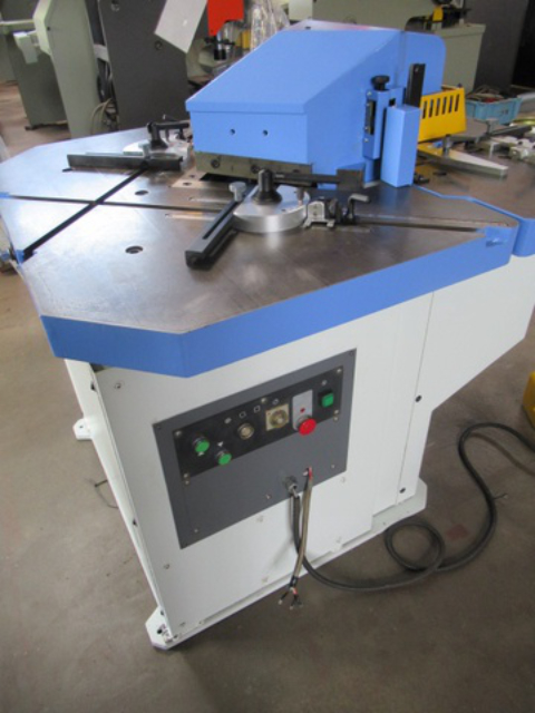 218988 コーナーシャー タケダ機械  TCN-256の写真1