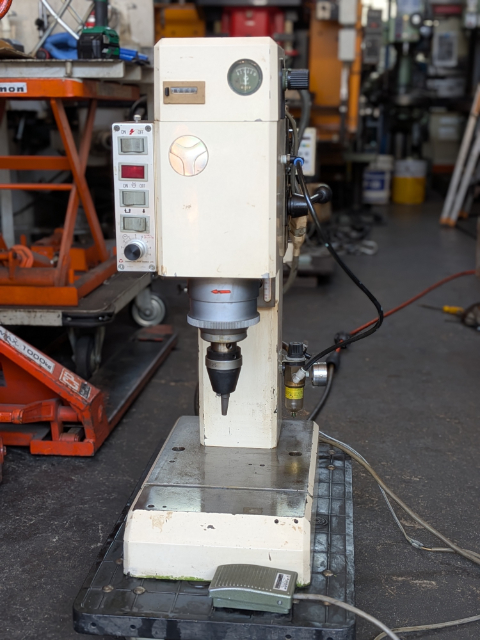 219021 リベッティングマシン 吉川鉄工 1994 US-66の写真1