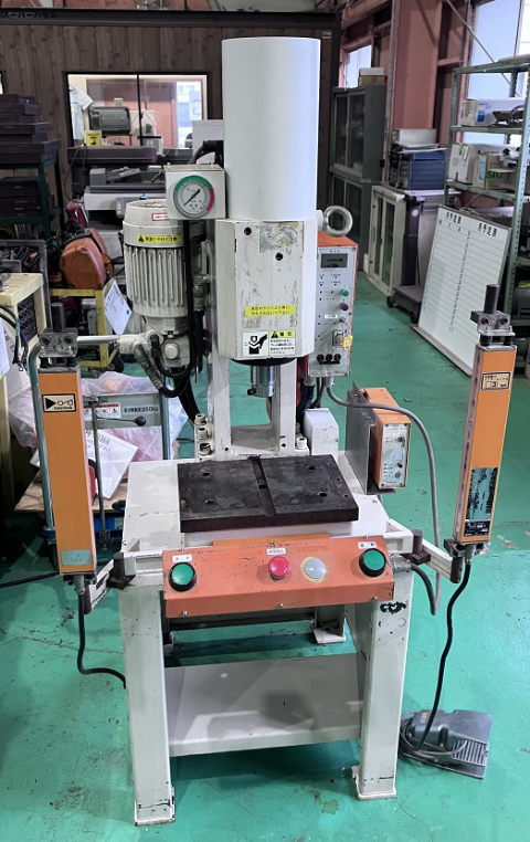 219080 C型油圧プレス JAM 1999 HYP305Sの写真1