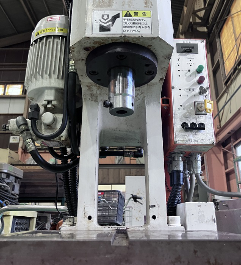 219080 C型油圧プレス JAM 1999 HYP305Sの写真3