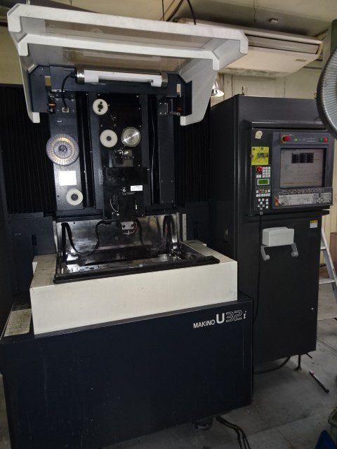 219125 ワイヤーカット 牧野フライス 2002 U32iの写真2