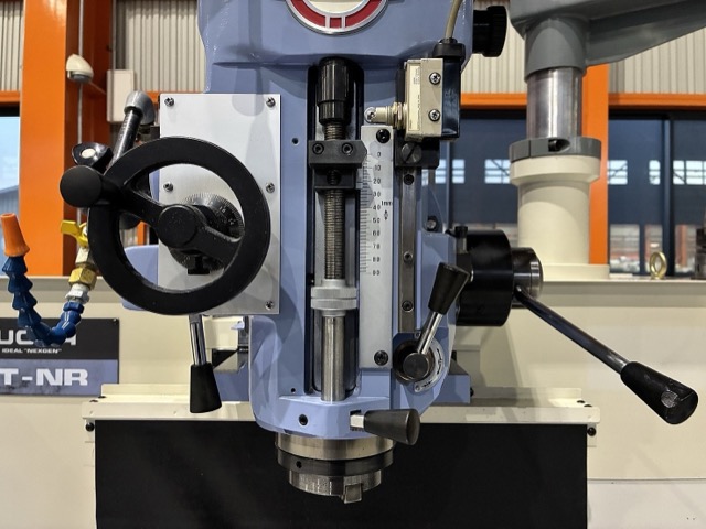 219237 NC立フライス盤 静岡鐵工所 2000 ST-NRの写真03