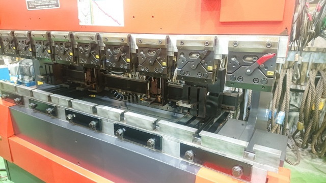 220035 プレスブレーキ アマダ 1997 FBDIII-5020FSの写真4