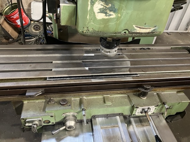 220063 立フライス盤 大阪機工 1990 MH-3VIIの写真2