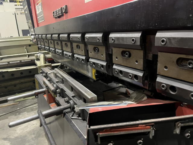 220072 プレスブレーキ アマダ 1991 FBD-8020Eの写真4