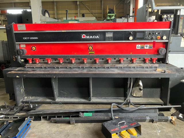 220073  メカシャーリング アマダ 2012 DCT-2565Nの写真1