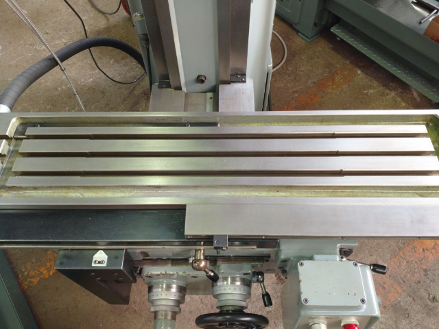 220421 ジグ中ぐりフライス盤 牧野フライス 1987 KGJP-55の写真5