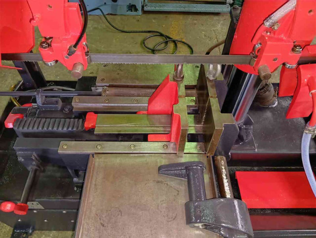 220453 バンドソー アマダ 1988 H-250Hの写真3