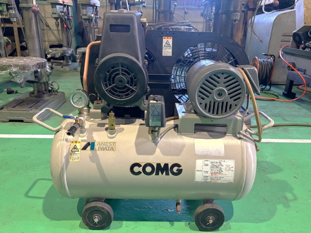 220478 レシプロコンプレッサー アネスト岩田 2012 TLPC07B-10の写真1