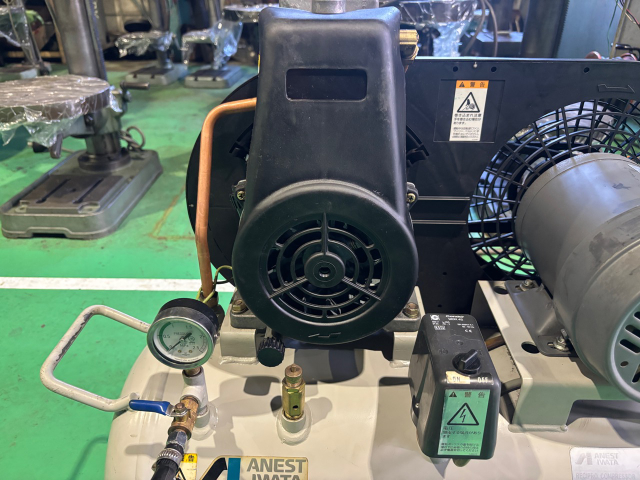 220478 レシプロコンプレッサー アネスト岩田 2012 TLPC07B-10の写真3