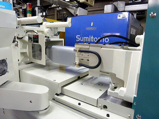 220487 射出成形機 新潟鉄工 2000 MD30S-IIIの写真5