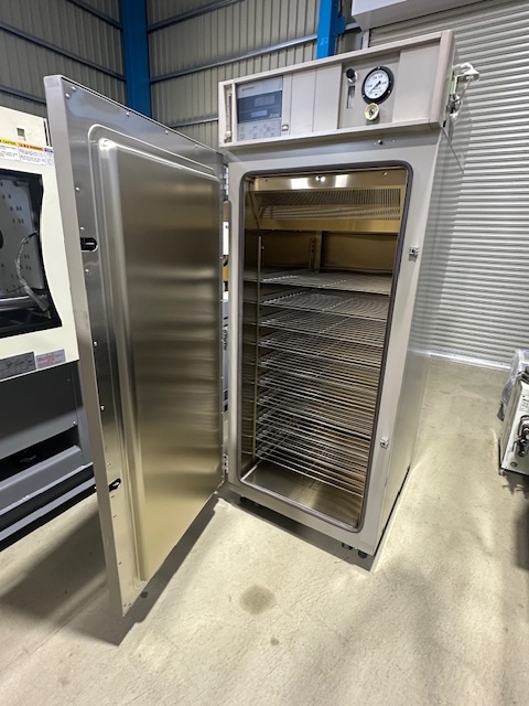 220504 箱型乾燥機 ESPEC 2015 PVH-232の写真3