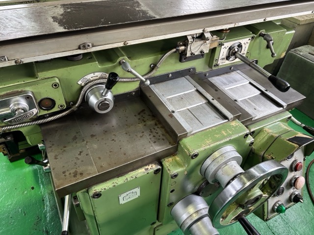 221220 立フライス盤 大阪機工 1983 MH-3Vの写真7