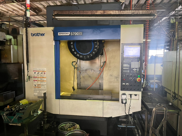 221283 タッピングセンタ ブラザー工業 2014 S700X1の写真1