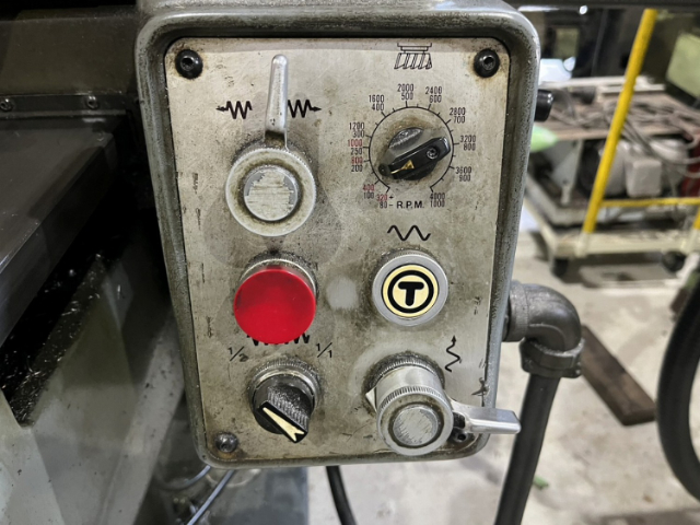 221300 ジグ中ぐりフライス盤 牧野フライス 1986 KVJP-55の写真4