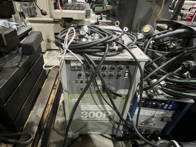 221306 TIG溶接機 ダイヘン 2007 AEP-300(S-2)の写真1