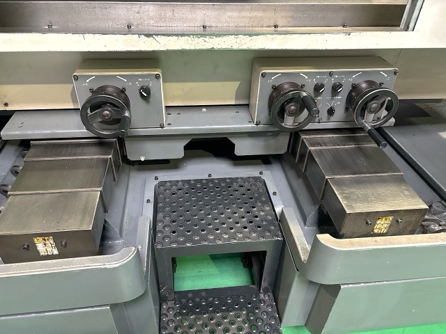 221329 立マシニングセンタ オークマ 2006 MILLAC-561Vの写真6