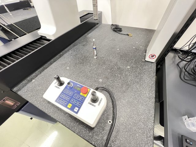 221570 CNC三次元測定機 ミツトヨ 2018 Crysta-Apex S574の写真05