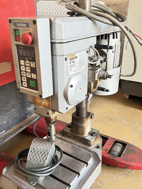 221585 タッピング盤 ブラザー工業  BT61-511の写真2