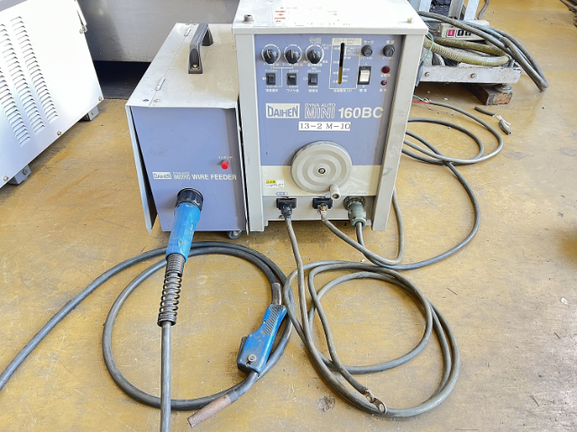 221603 半自動溶接機 ダイヘン 2005 CPTM-1604(S-1)の写真1