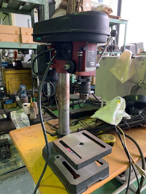 221637 卓上ボール盤 リョービ 2003 TB-1130K1の写真1