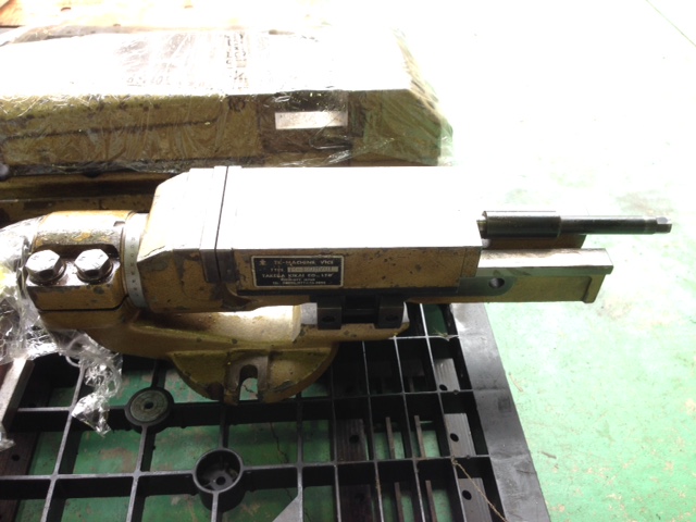 222023 油圧内蔵式万能傾斜バイス 武田機械  TK-100HVUIの写真1