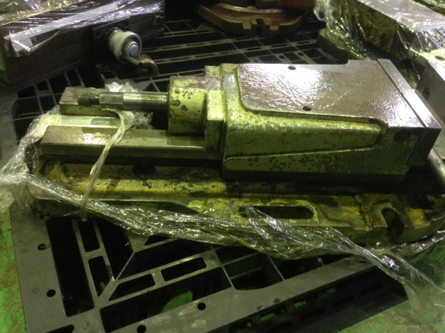 222025 油圧マシンバイス 武田機械  TK-150HVSの写真2