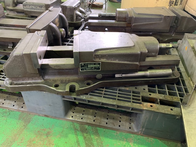 222028 油圧マシンバイス 武田機械  TK-175HVSの写真1