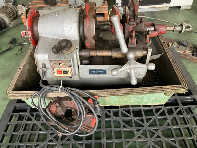 222333  パイプねじ切り機 レッキス工業  90AIIの写真1