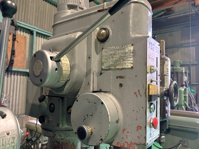 222351 直立ボール盤 吉田鉄工所  YD2-55の写真4