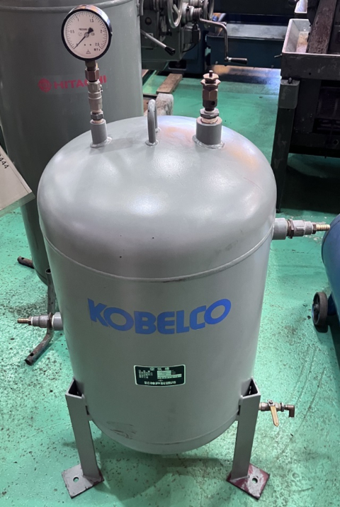 222401 エアータンク コベルコ  の写真1
