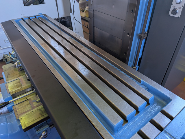 222439 ベッド型立フライス盤 大阪機工 1992 MH-3Vの写真3