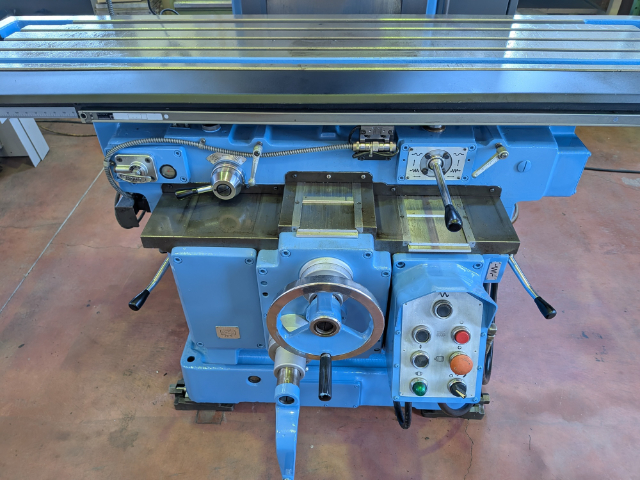 222439 ベッド型立フライス盤 大阪機工 1992 MH-3Vの写真6