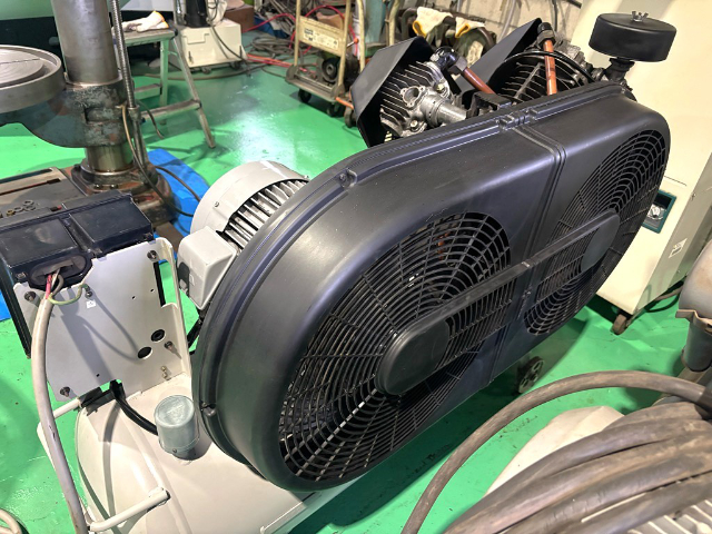 222482 レシプロコンプレッサー アネスト岩田 2004 TLP55-10の写真2