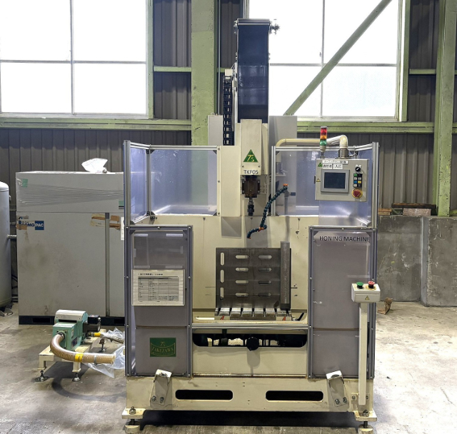 222559 ホーニング盤 竹沢精機 2011 TKF05-1S-S7 587の写真