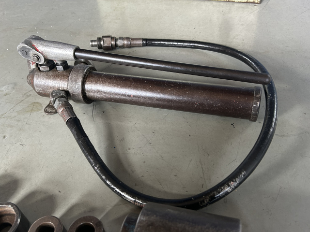 222823 手動油圧ポンプ(パンチャー) SANKI KOGYO  の写真03