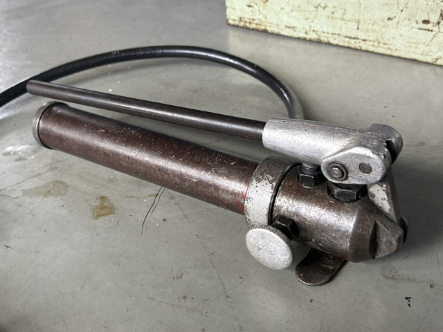 222823 手動油圧ポンプ(パンチャー) SANKI KOGYO  の写真04